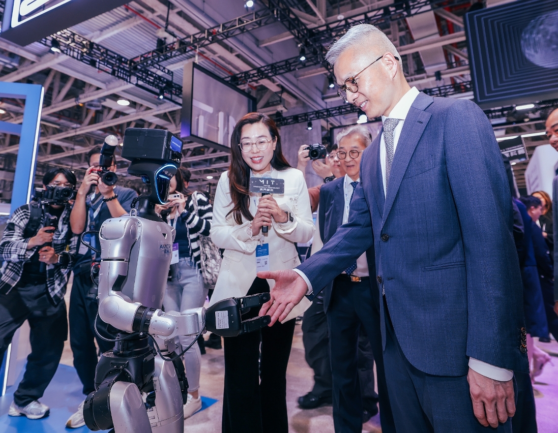 戴建业司长关心本澳科技企业发展