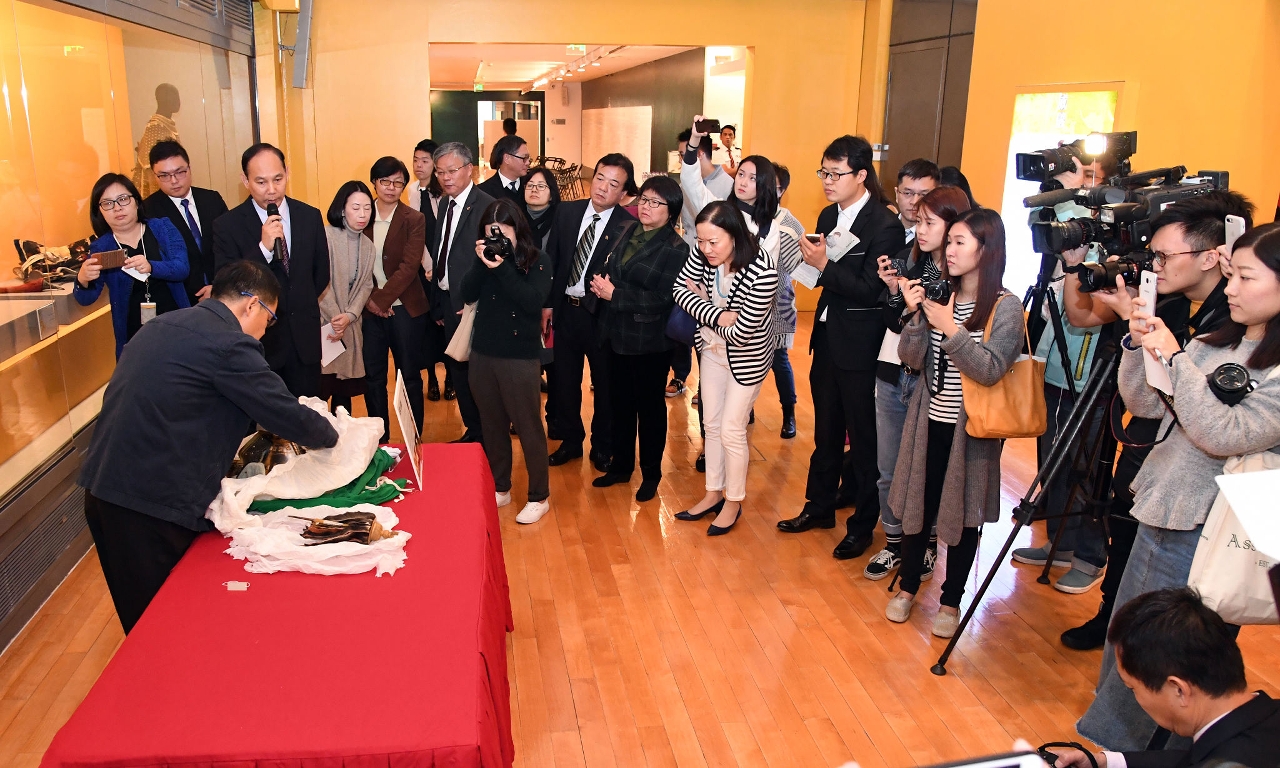 “大閱風儀──故宮珍藏皇家武備精品展”新聞發佈會暨展品開封儀式