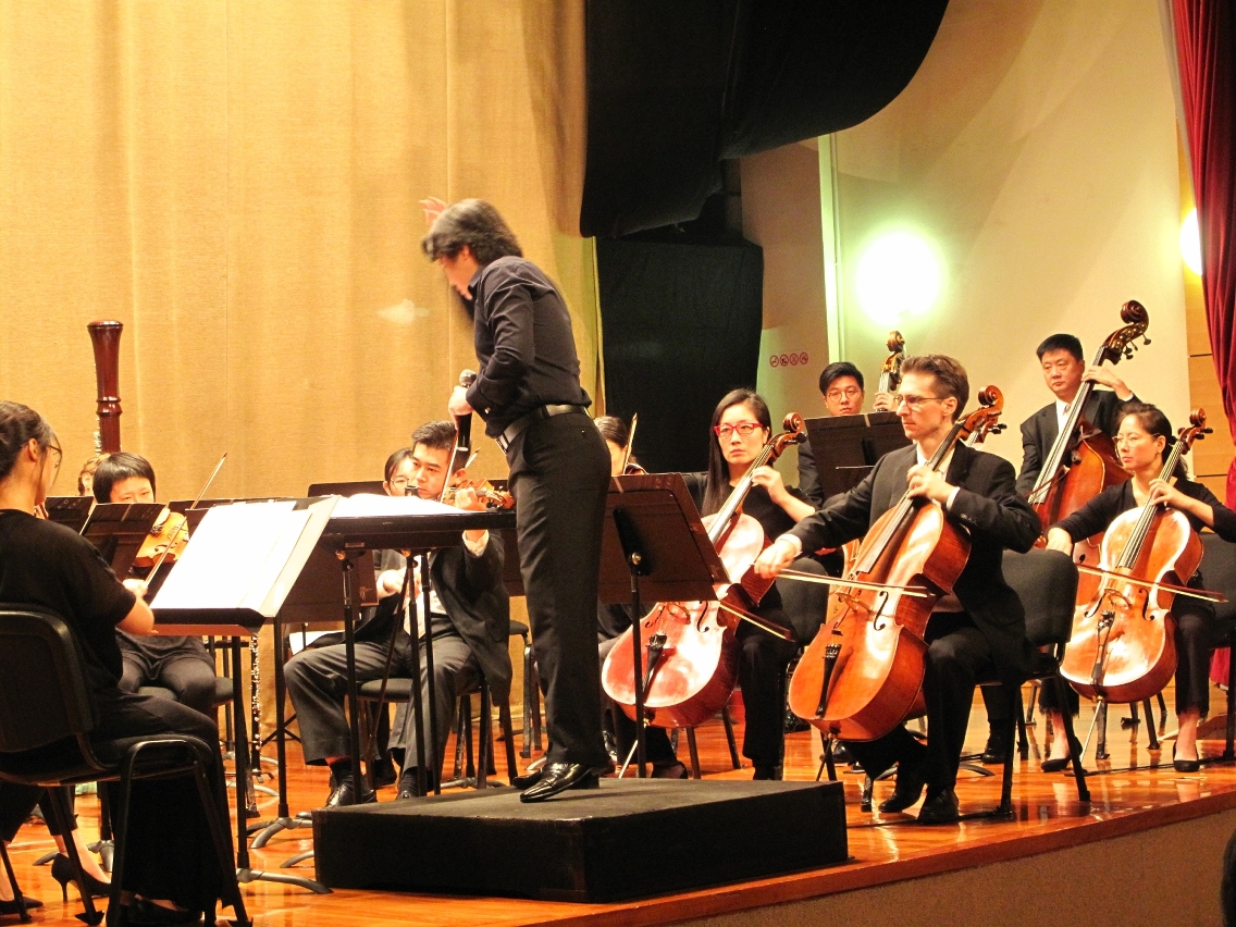 Macao Orchestra plays at the university concert, entitled “The Realm of Sibelius”, under the baton of Mr. Francis Kan at MPI
