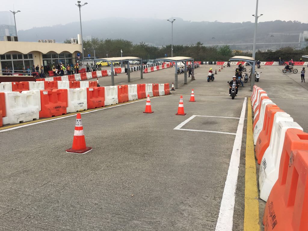 A nova forma de prova trata-se da colocação de 4 obstáculos na rampa para delimitar a área onde se faz o “8”