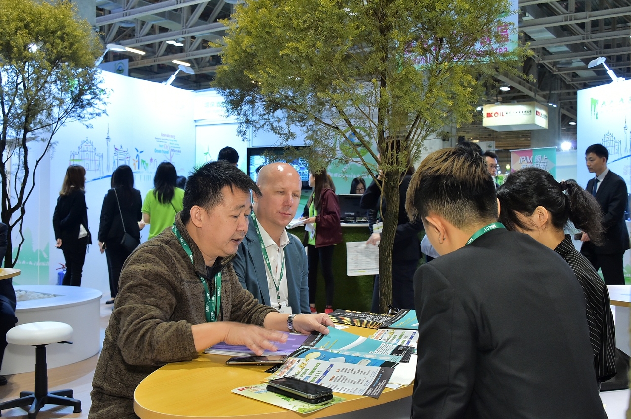 Many business guests conducted business discussions via MIECF.