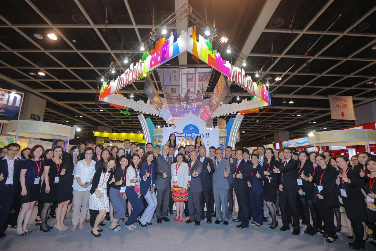 Betty Fok and trade partners at the MGTO booth in ITE