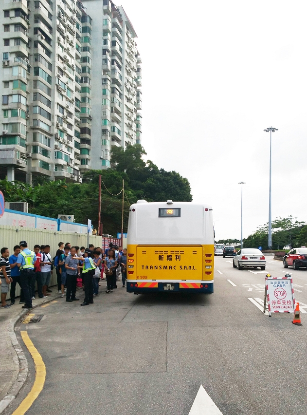 治安警於澳門及氹仔進行查車及查證行動