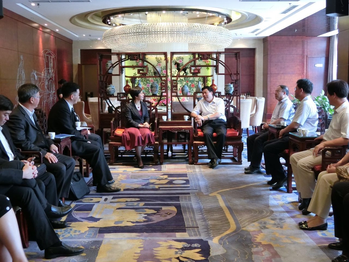 Secretary for Administration and Justice, Ms Chan Hoi Fan, meets with the Director of the State Forestry Administration, Mr Zhao Shucong.