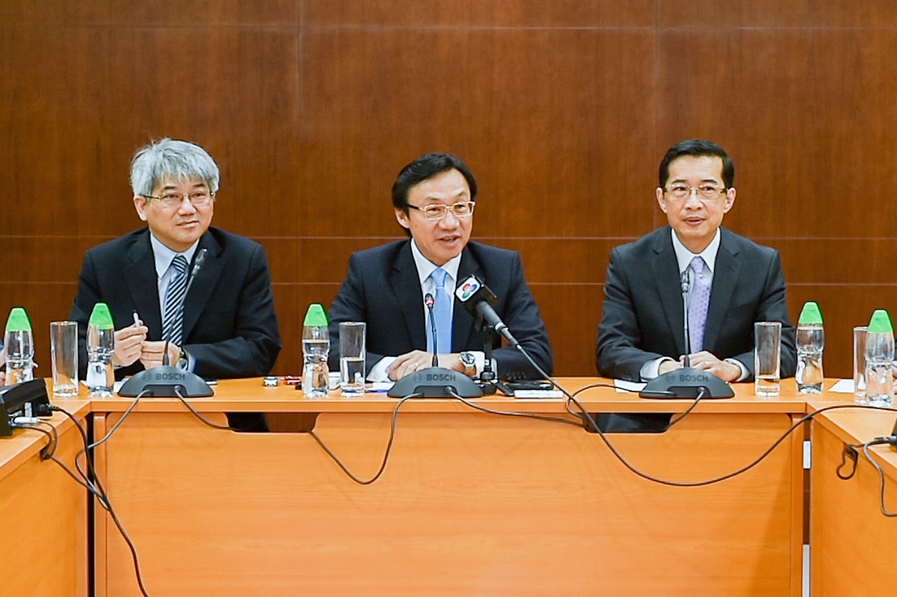 社會文化司司長譚俊榮接受訪問