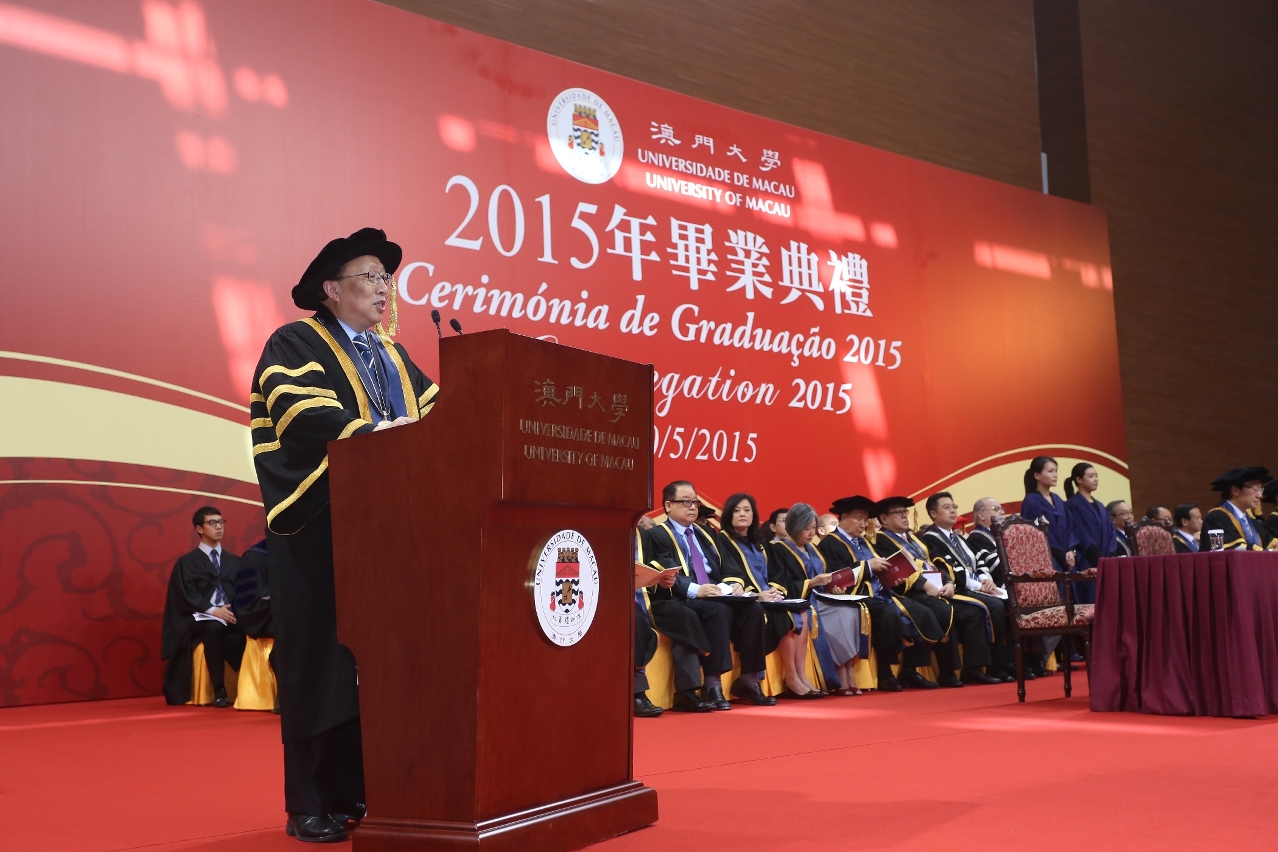 Rector Wei Zhao congratulates the graduates