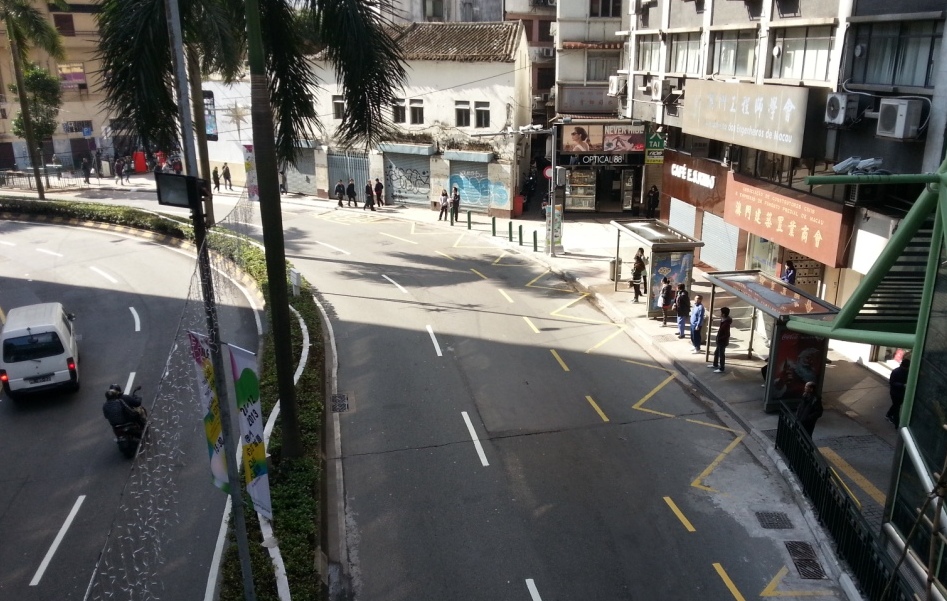 “水坑尾街＂站將分流停靠路線，以改善候車秩序。