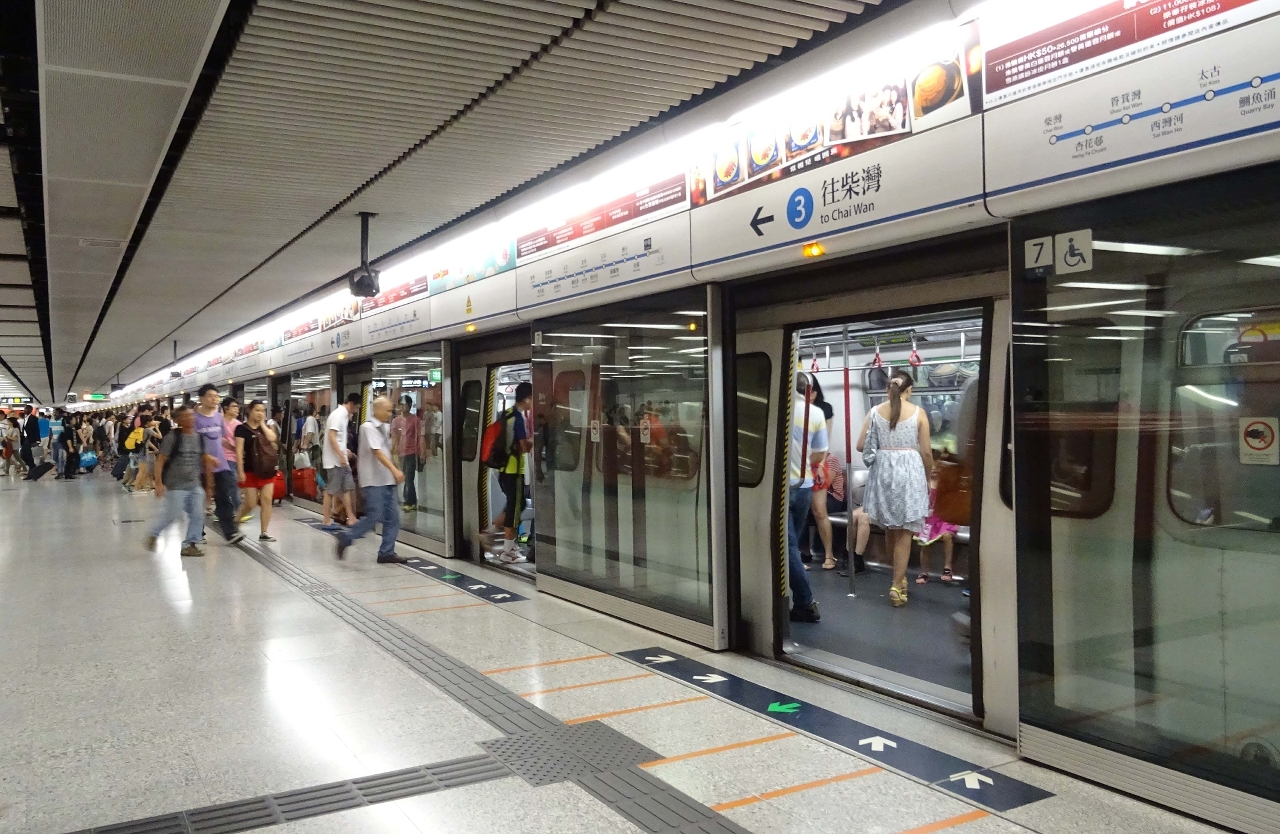 香港地鐵巿區路線運行速度與澳門輕軌相若