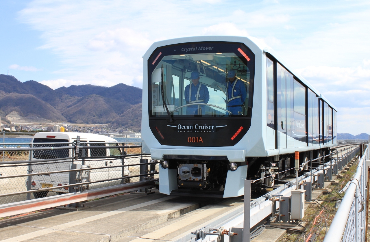 輕軌列車出廠前需通過系列嚴謹測試。