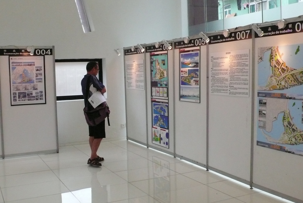 “南灣湖C、D區規劃概念入圍作品展”現正在塔石廣場玻璃屋公開展出，歡迎參觀。