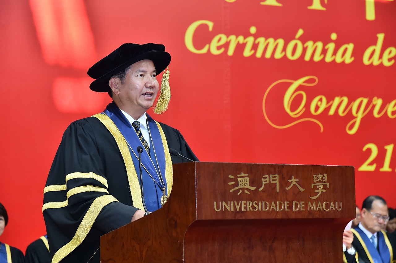 Secretary Cheong U gives best wishes to UM graduates