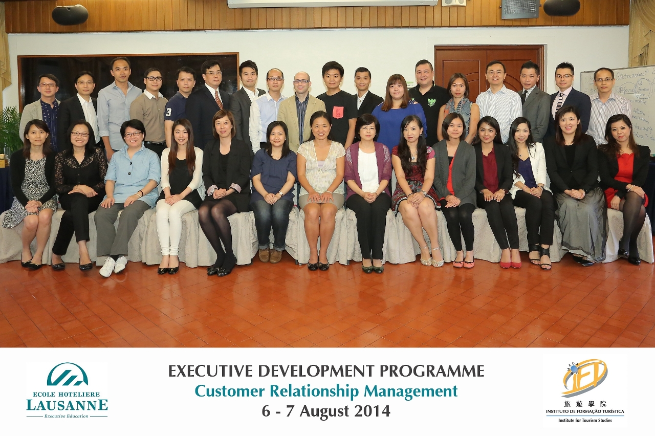 Group photo of all participants, the facilitator and the Vice President of IFT