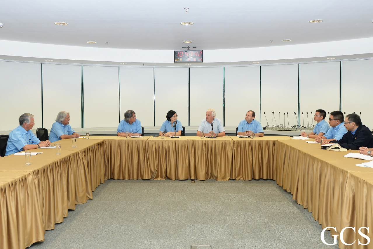 Meeting between Mr. Charles Whiting, Race Director of FIA Formula One World Championship, and members of the Macau Grand Prix Committee and subcommittees