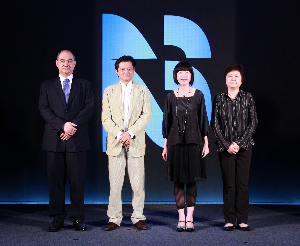 文化局局長何麗鑽、副局長王世紅、藝術總監莫華倫及旅遊局副局長白文浩合照