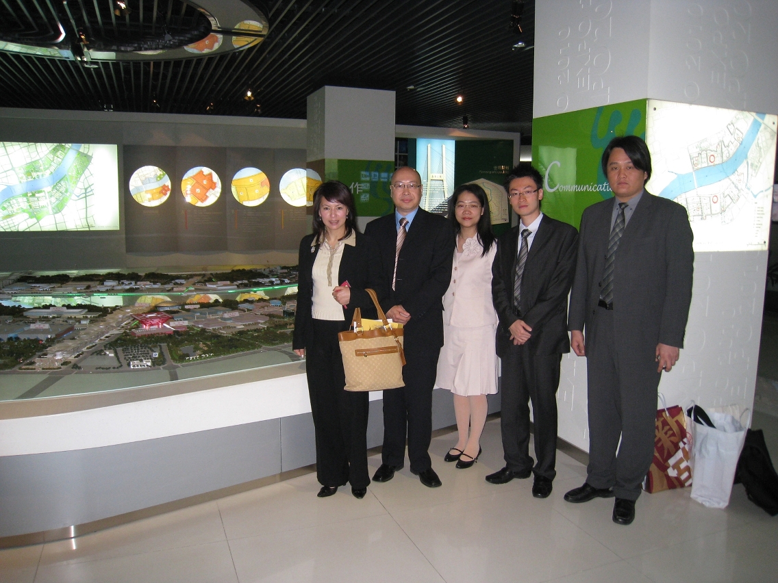 澳門代表團參觀世博會規劃展示廳