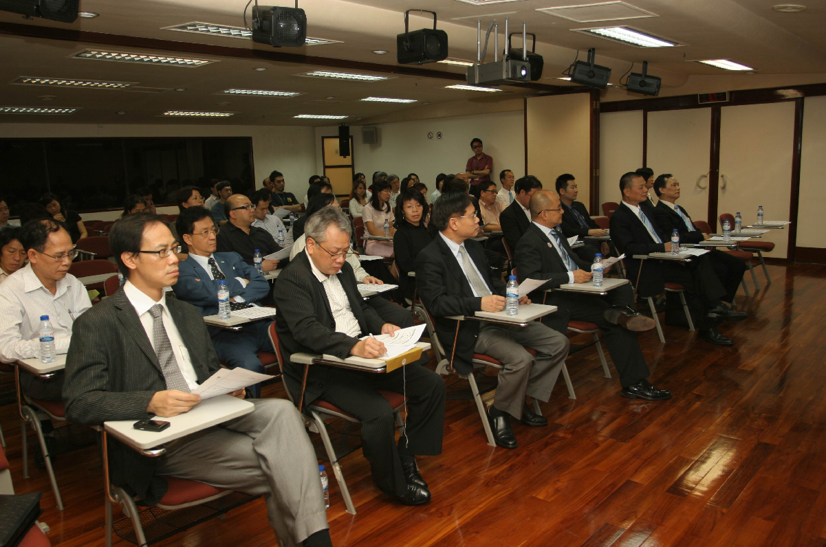 商會、業界和專業人士日前出席諮詢會