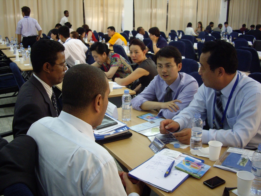 在「中國與葡語國家企業經貿合作洽談會 – 佛得角 – 2008」上進行商業配對