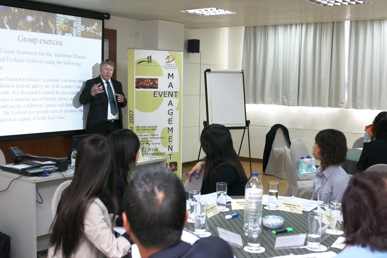 Rob Harris 與學員分享經驗