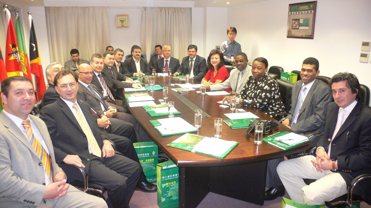圖片一:葡萄牙利馬-米尼奧河谷地區企業協會代表團拜訪中葡論壇常設秘書處