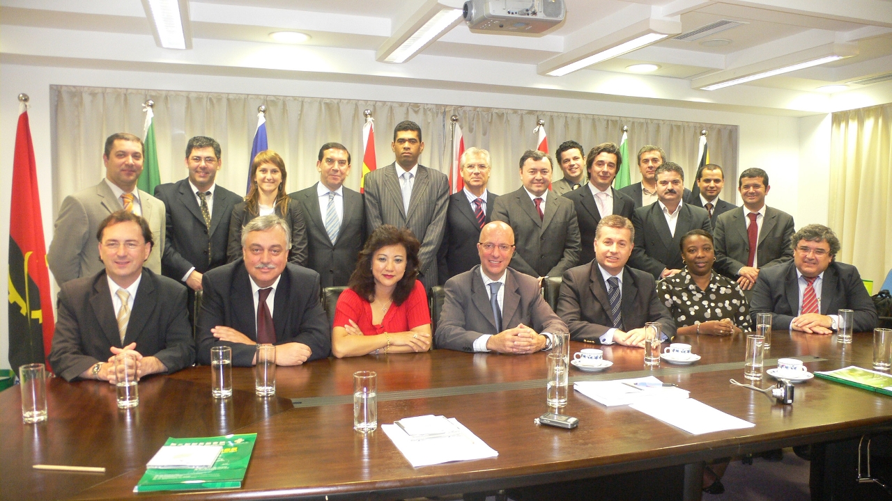 圖片二:葡萄牙利馬-米尼奧河谷地區企業協會代表團拜訪中葡論壇常設秘書處