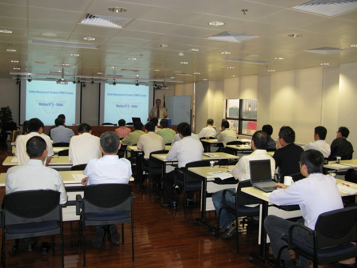 The Civil Aviation Authority organized an ICAO Safety Management System Course for the local industry to prepare for the implementation of Safety Management System in January 2009 in Macao