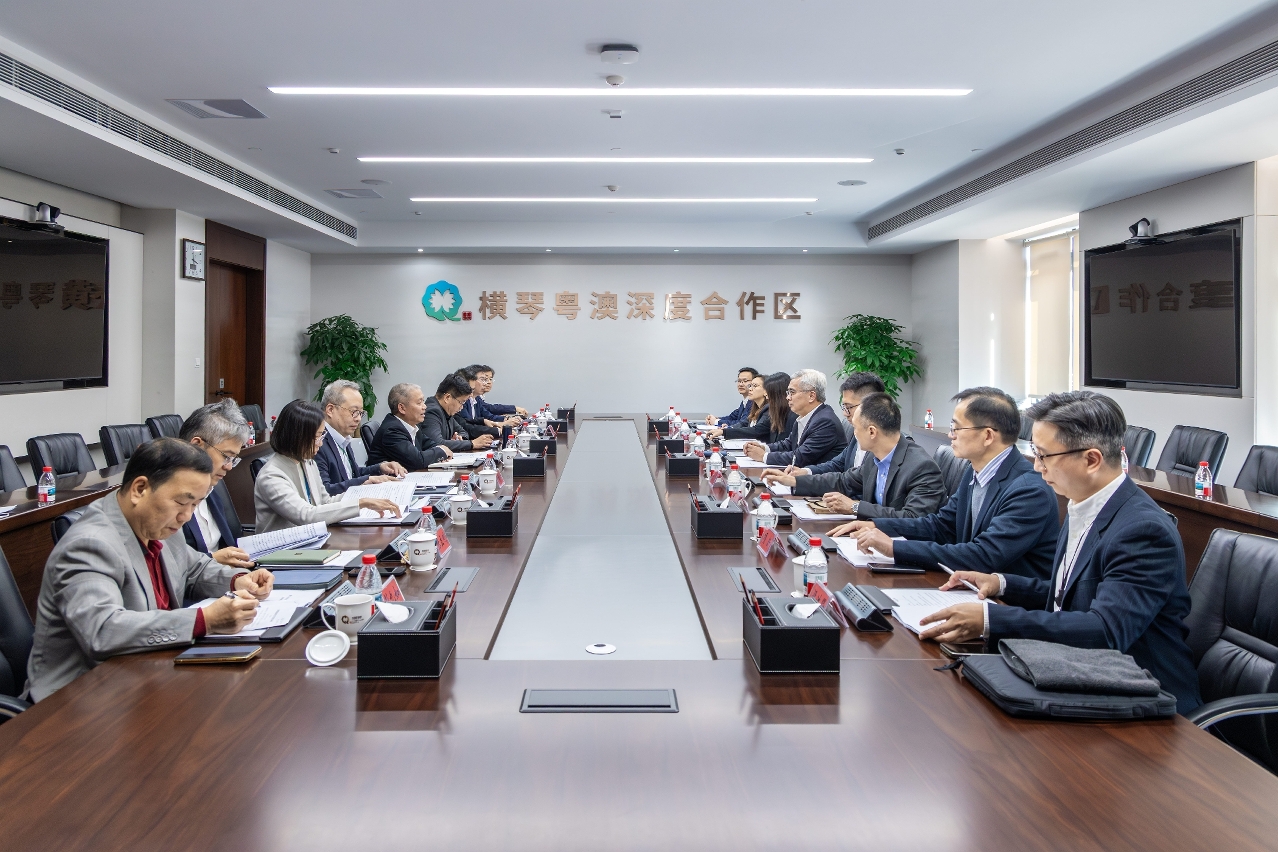 黃少澤與合作區執委會舉行座談。