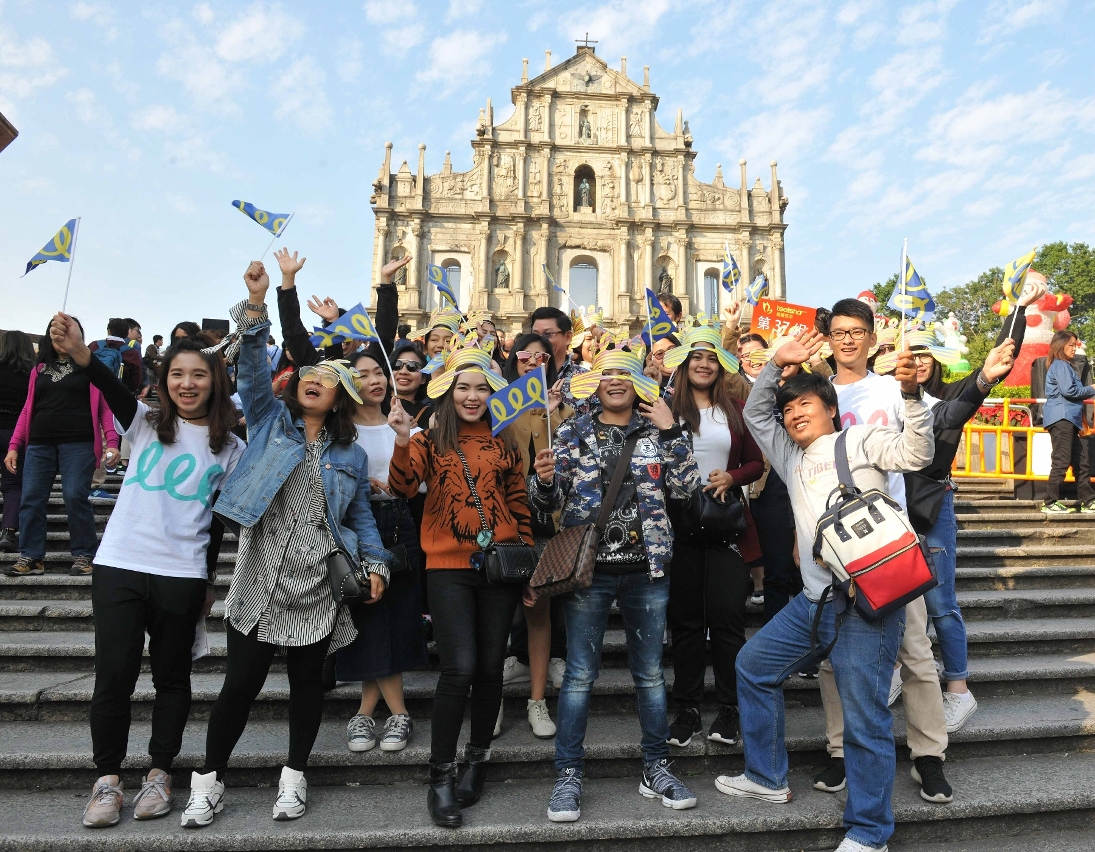 Divulgação do Desfile junto do público gera expectativas quando à nova rota