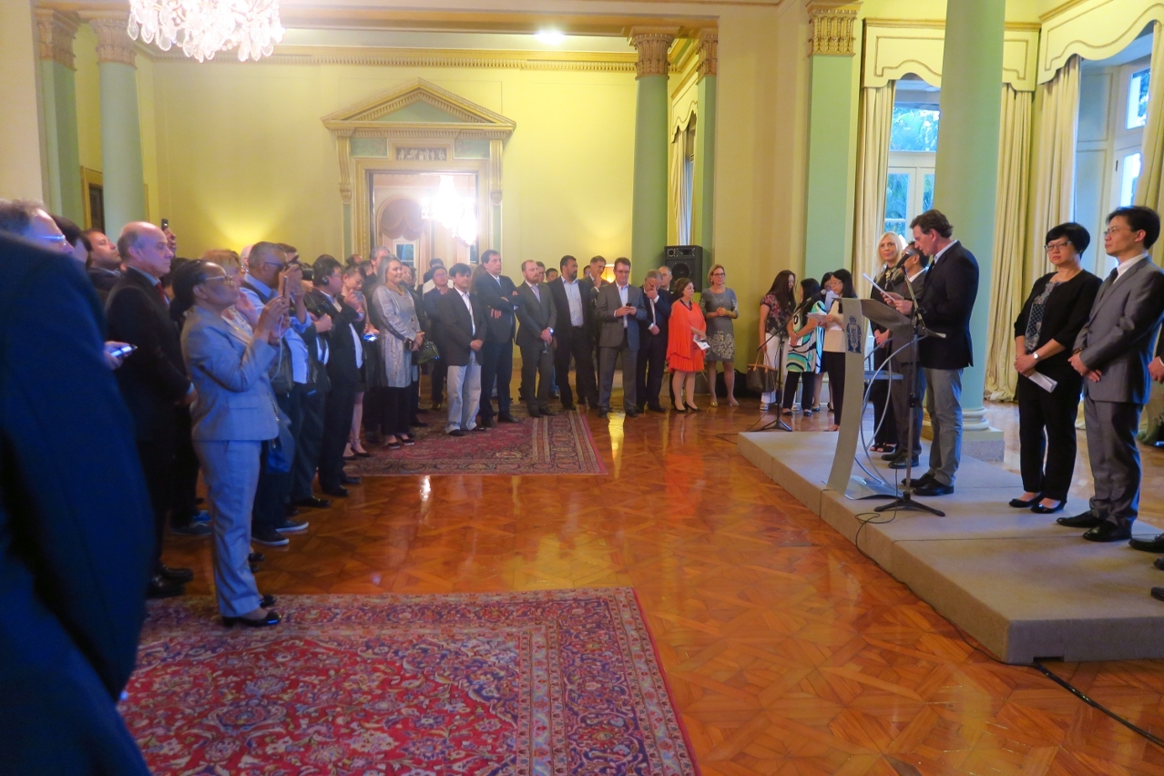 Intervenção do Prefeito da Cidade de Rio de Janeiro no Cocktail de Recepção para o Intercâmbio Económico e Comercial entre as Empresas da China e do Brasil.