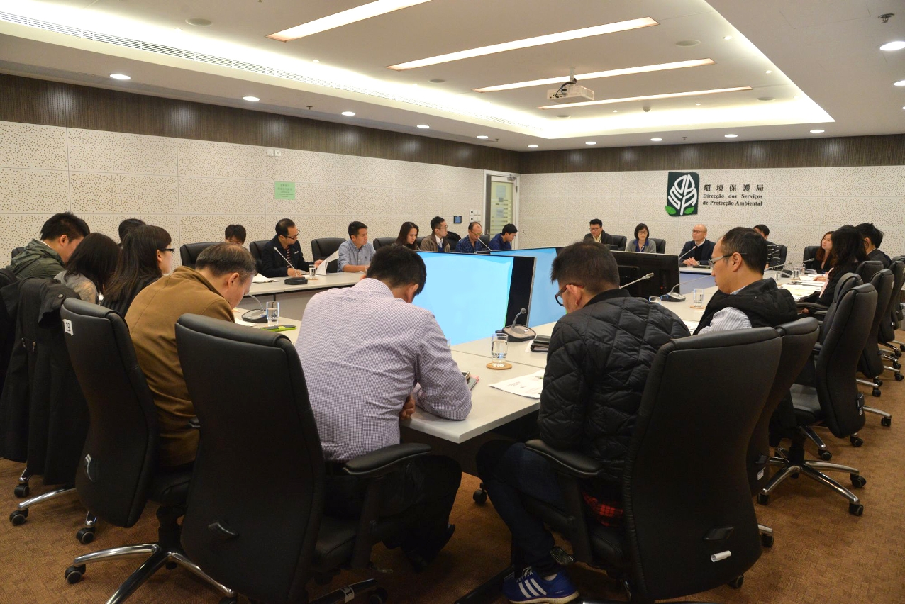 環保局分別向環境諮詢委員會、相關業界和政府部門介紹優化《噪音法》之建議方案。