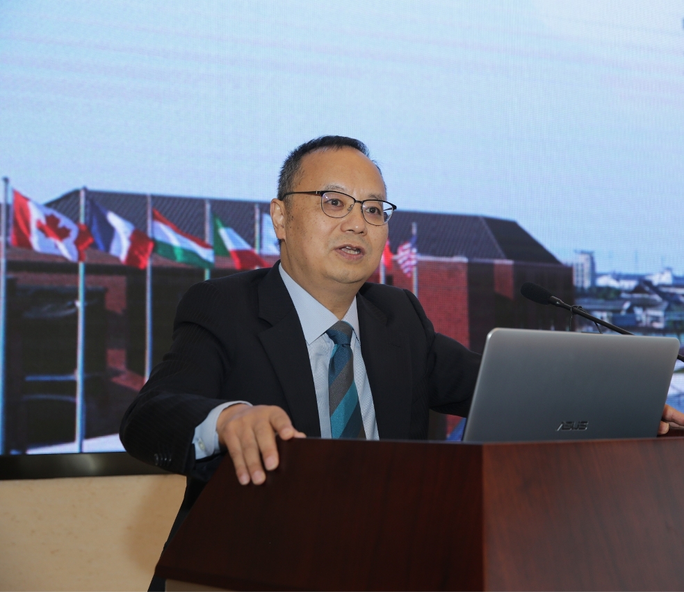 Professor Doutor Yonghua Song