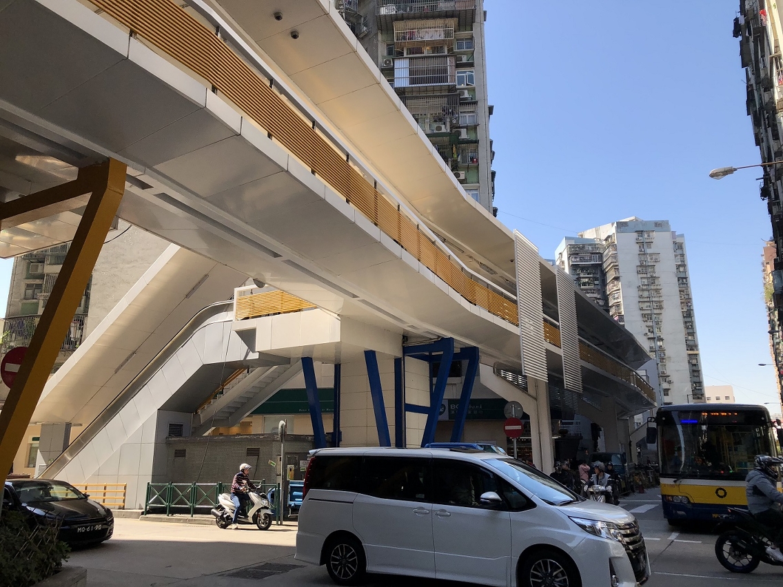 巴波沙大馬路與菜園涌邊街交界行人天橋完成維修重開