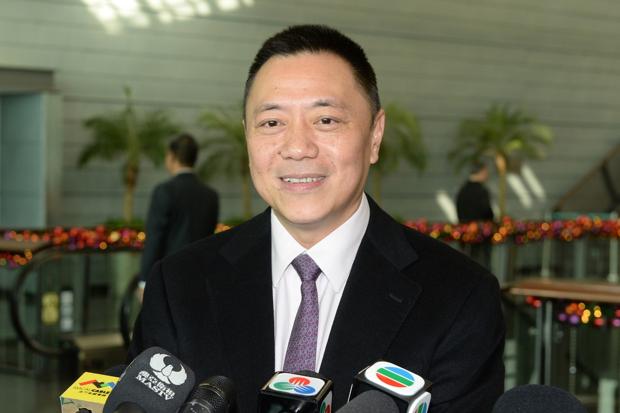 Secretário para a Economia e Finanças, Lionel Leong fala  à comunicação social