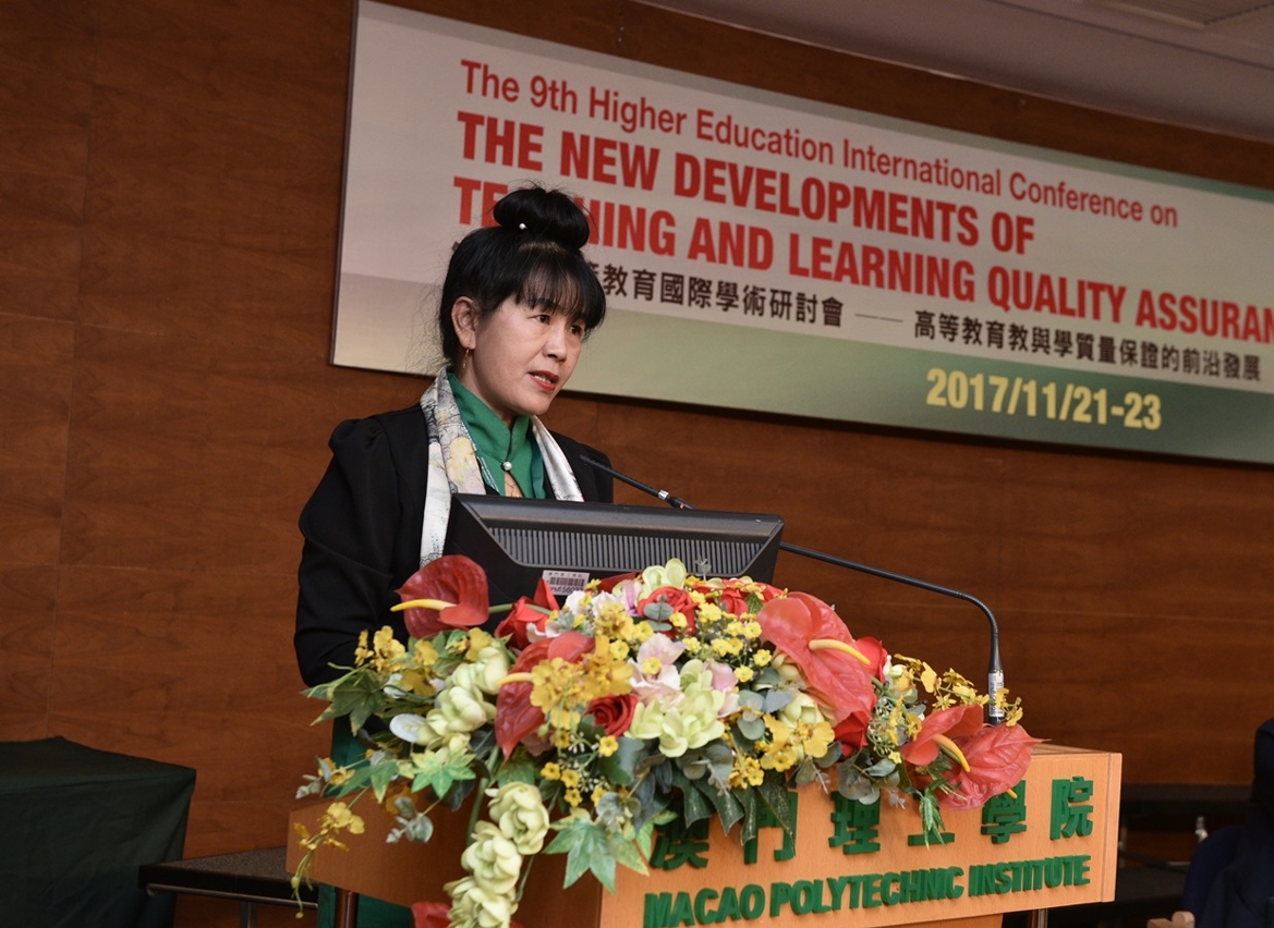 Professor Jianxin Zhang, President of Asia-Pacific Quality Network (APQN) delivers her speech