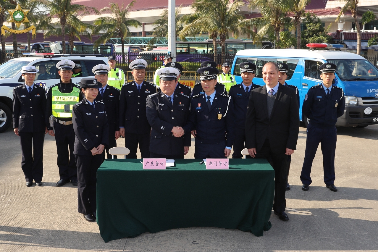 雙方簽署移交文件01