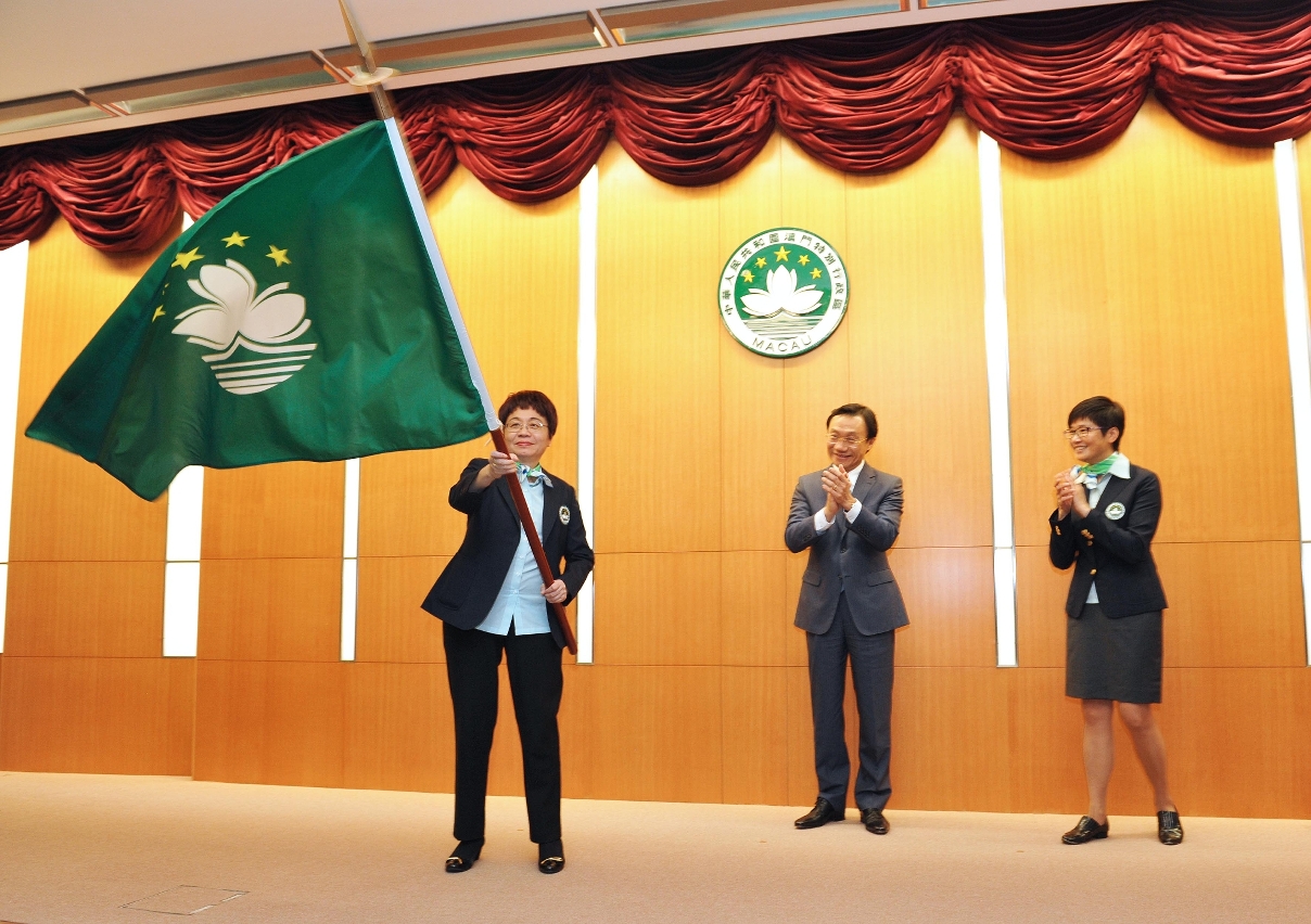 Cerimónia da entrega da bandeira