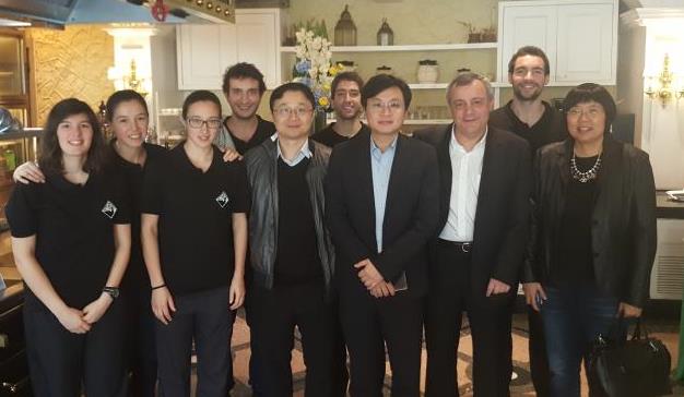 Professors and students of both the Institute and the University played a friendly badminton match at MPI’s Multi-Sport Pavilion
