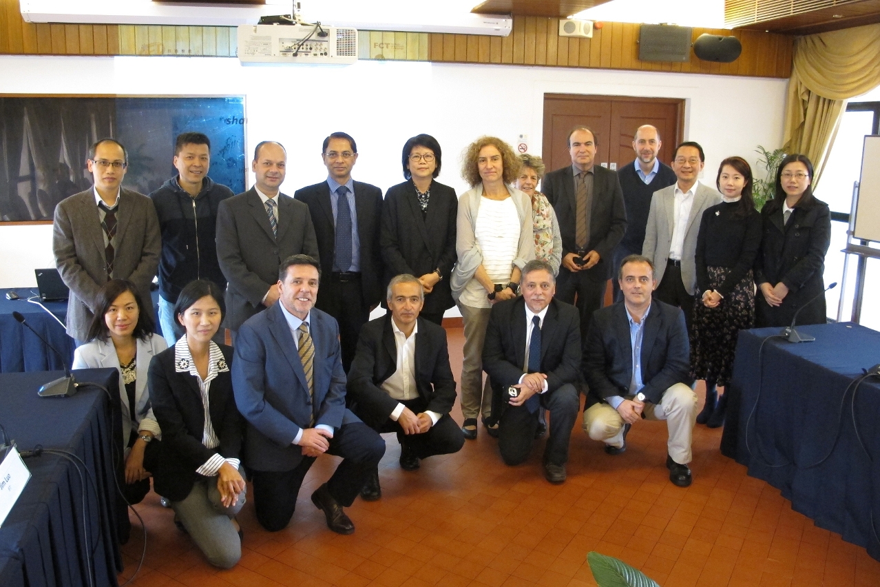 IFT scholars and management took a photo with the other speakers from Portugal and attendees.