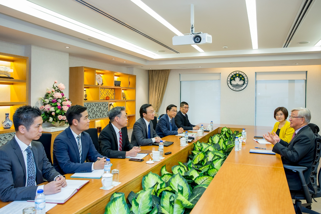 Alexis Tam esteve reunido com o Director Regional da Região do Pacífico-ocidental da OMS