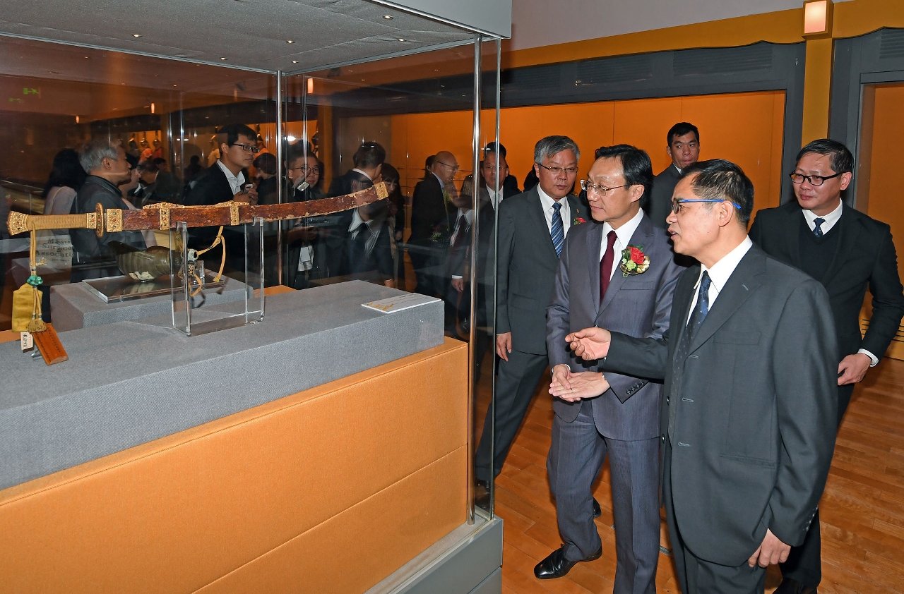 Cerimónia de Inauguração da Exposição “Parada de Ouro - Armamento Imperial do Museu do Palácio”