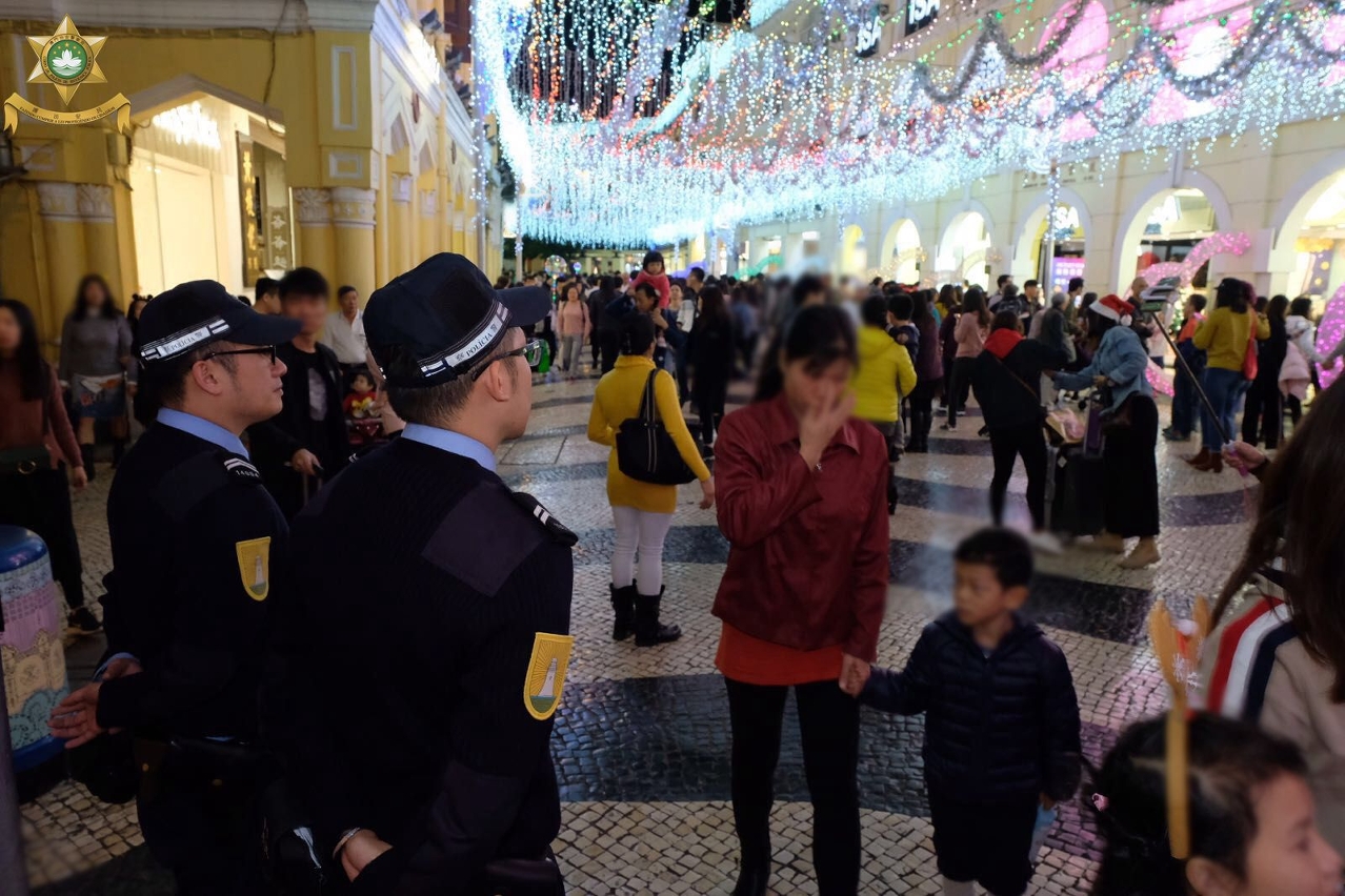 警員維持公共秩序