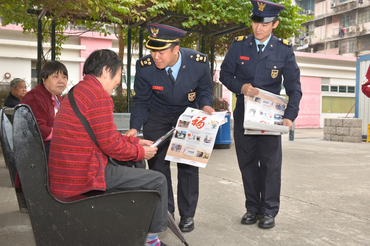 向區內居民派發宣傳品