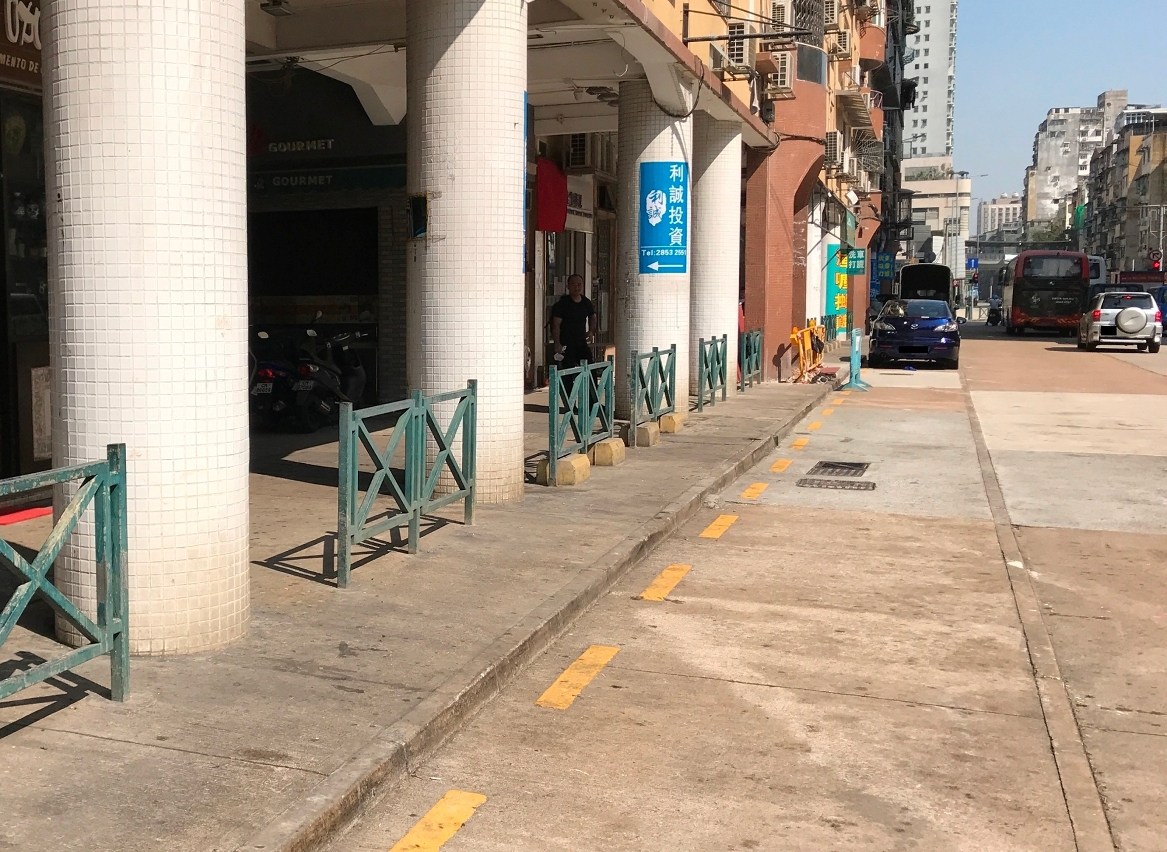 河邊新街近豐順新邨上落客貨區百萬行期間會改作為臨時巴士站