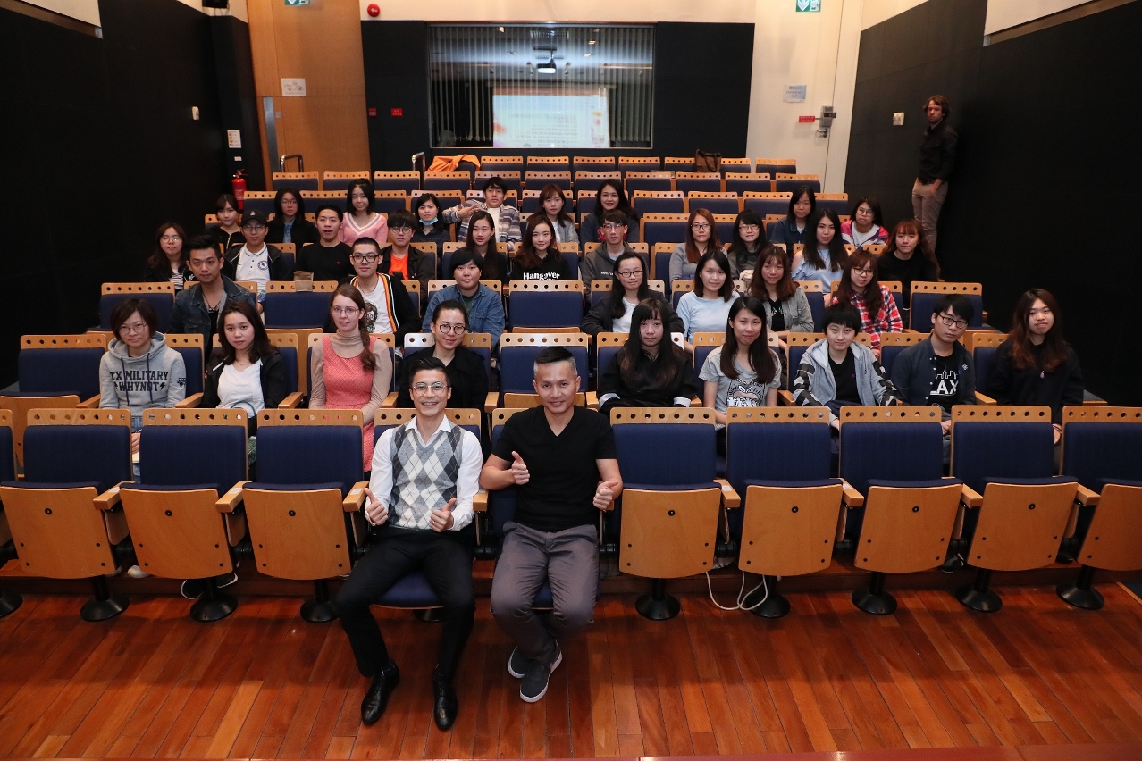 Director of the Macao Economic Services (DSE), Mr. Tai Kin Ip, Dr. Fernando Lourenço and students took a group photo