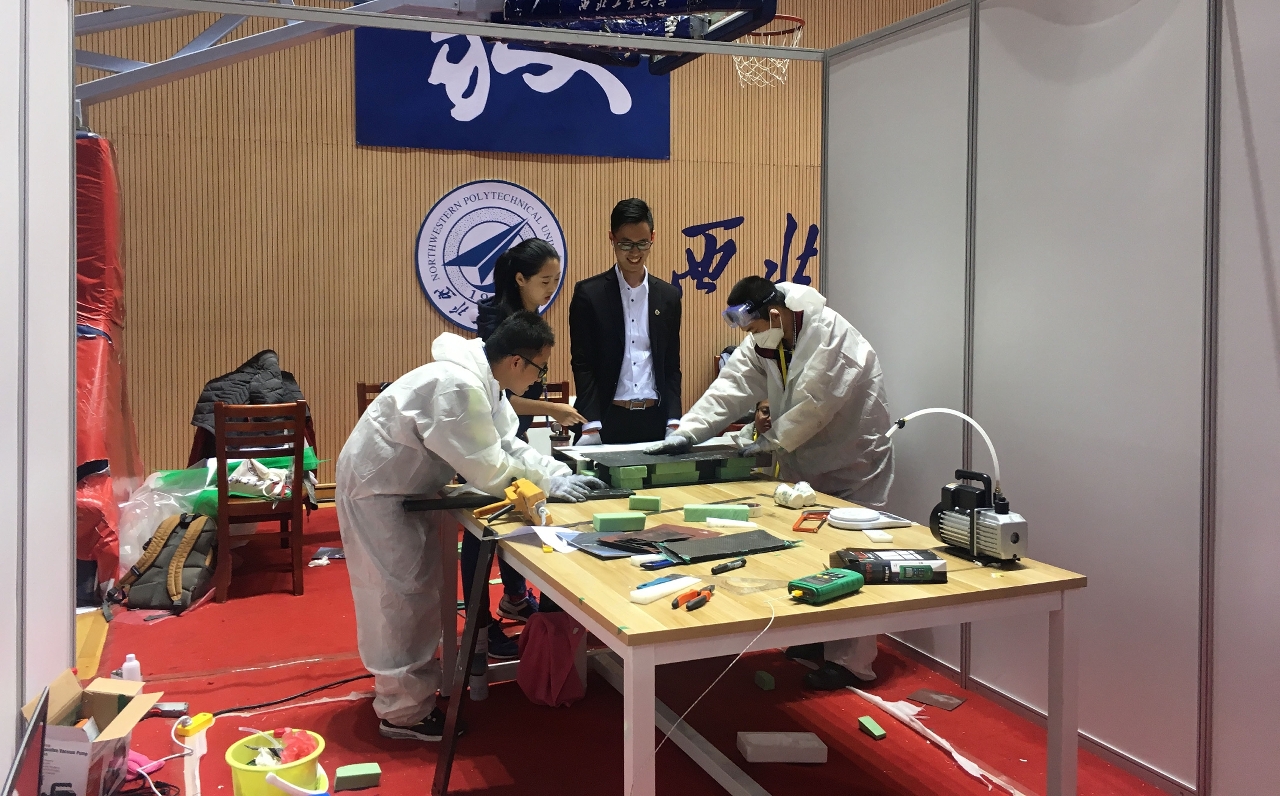 澳大隊製作用於航空領域的碳纖維複合材料