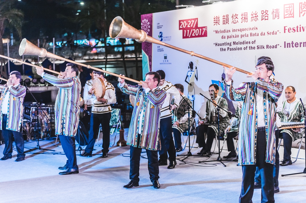 戶外演出-塔吉克斯坦Dilnavoz室內樂團
