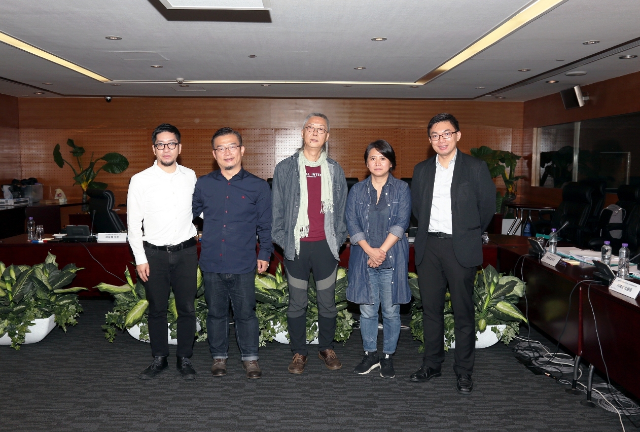 Group photo of the adjudicating panel for the “2016 Support Programme for the Production of Feature Films” and the representatives of IC.