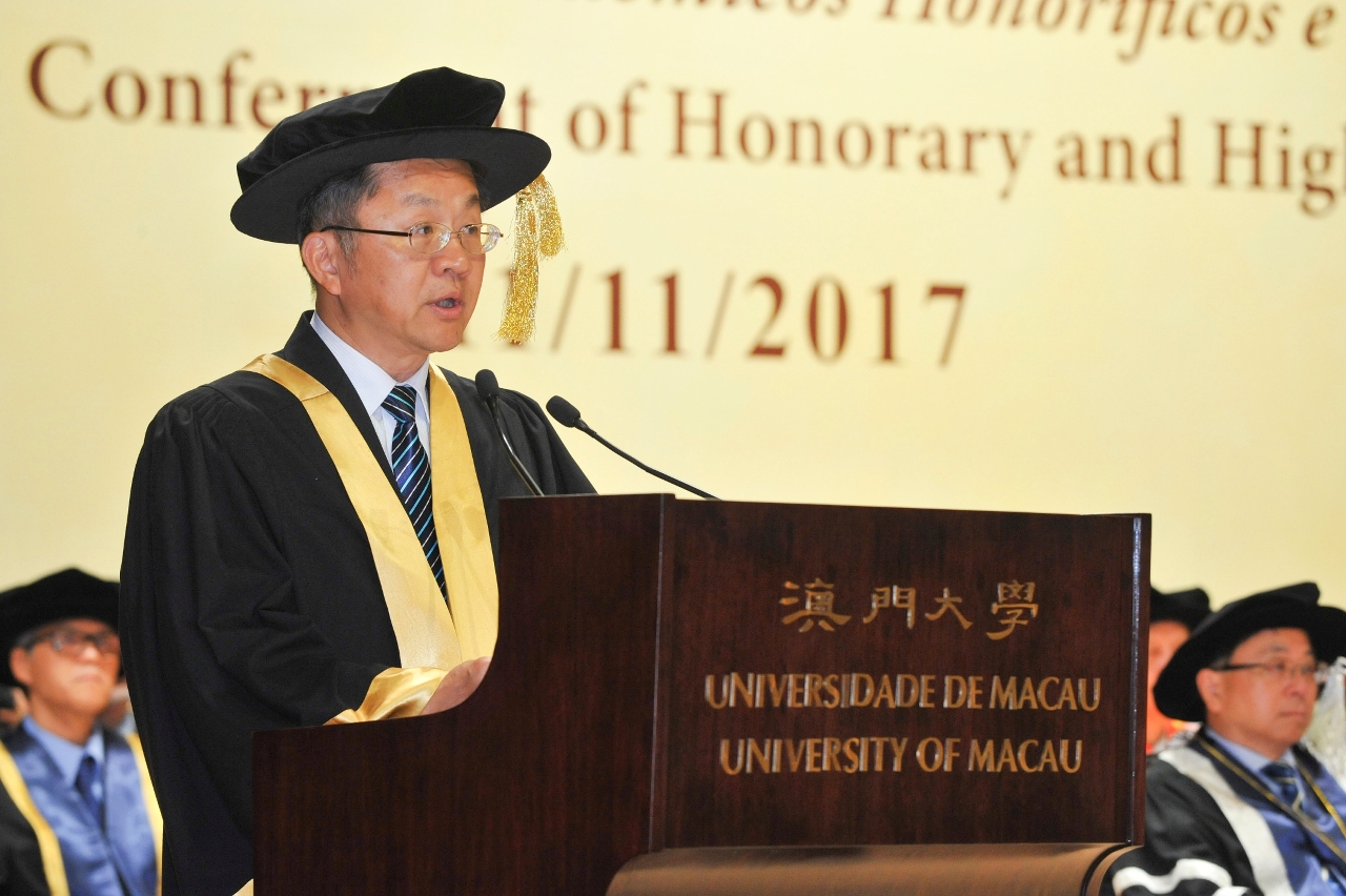 Prof Philip Chen delivers a citation