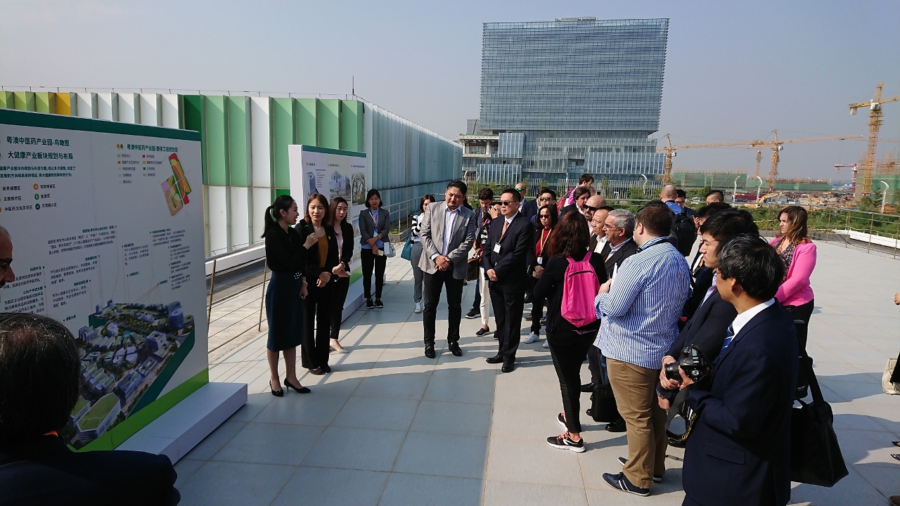 A delegação visita o Parque Científico e Industrial de Medicina Tradicional Chinesa para a Cooperação Guangdong-Macau situado em Hengqin, Zhuhai