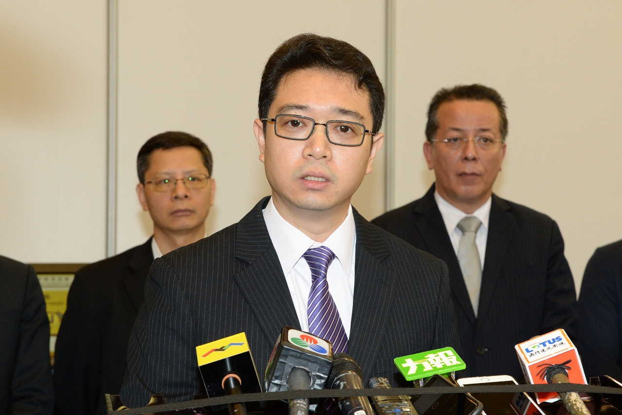 The Chairman of the Electoral Affairs Commission for the Legislative Assembly Election, Mr Tong Hio Fong, speaks to reporters.