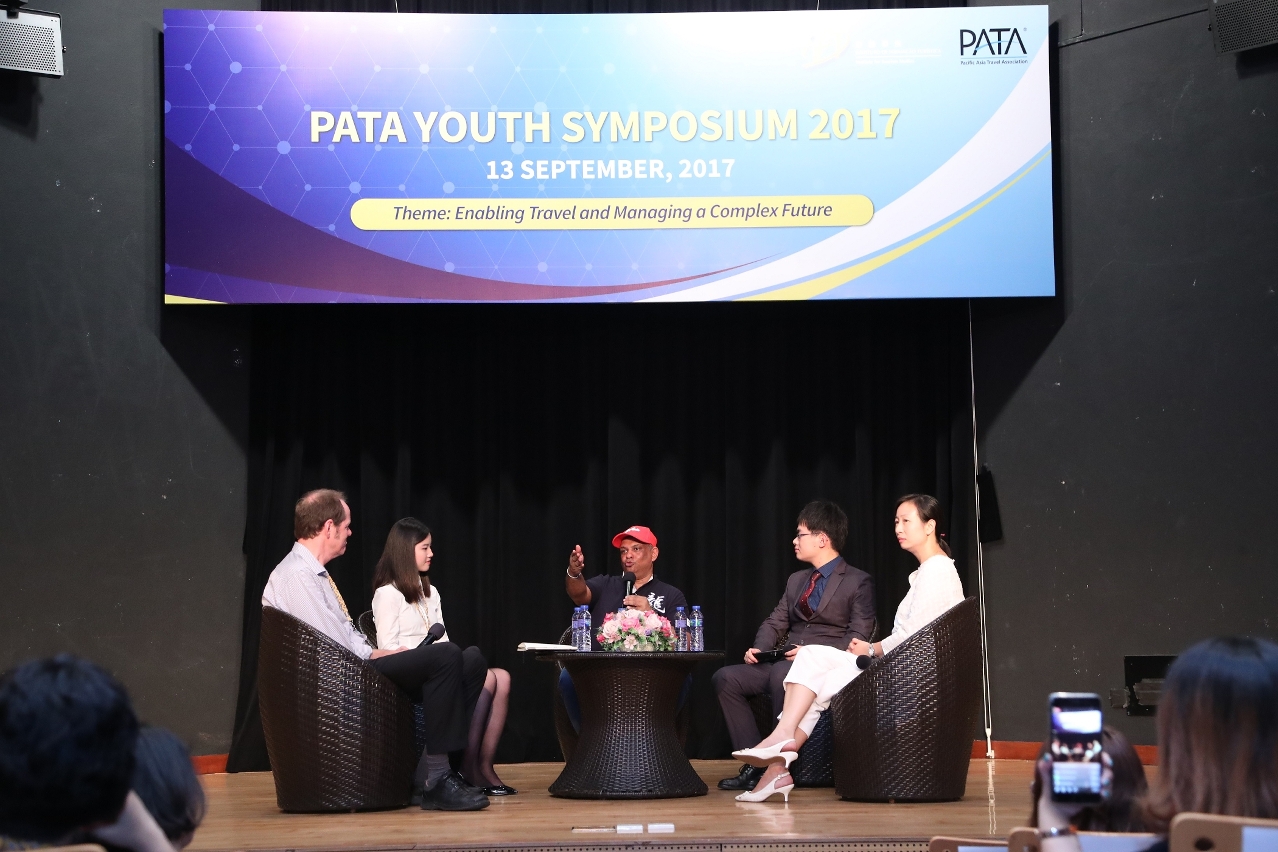 Mr. Tony Fernandes, Group CEO of AirAsia, chatted with young students